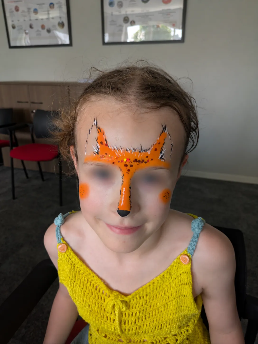 Maquillage artistique renard aux couleurs vives